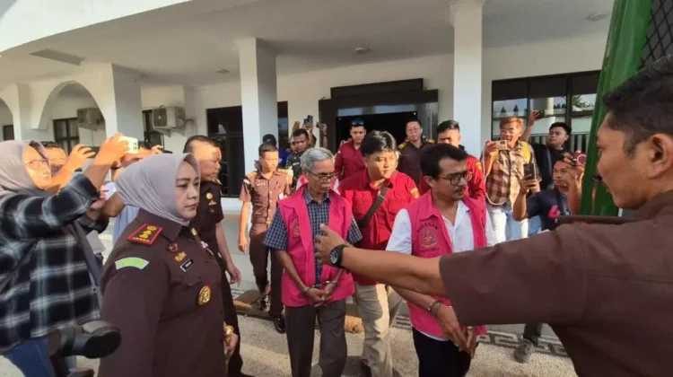 Empat Tersangka Korupsi Pengadaan Dump Truk DLH Loteng Terancam 20 Tahun Penjara