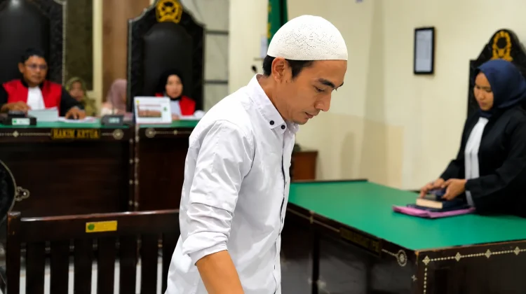 Bara Primario Jalani Sidang Perdana Kasus Pembunuhan Ibu Kandung
