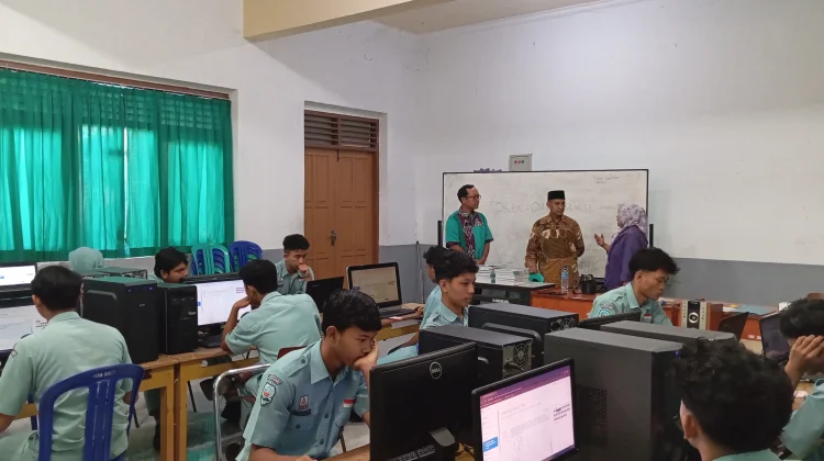 Pengawas KCD Dikpora Pantau AAS di SMKN 3 Mataram, Pelaksanaan Berjalan Lancar