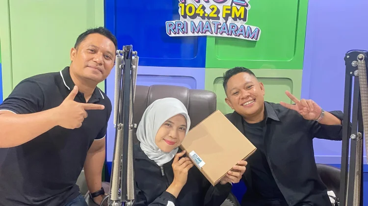 Dari Penyiar Radio Menjadi MC Langganan Berbagai Acara