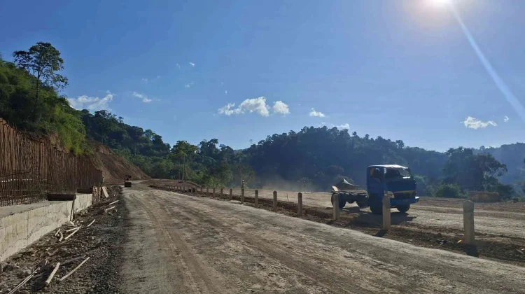 Jalan Lenangguar-Lunyuk Capai 93 Persen