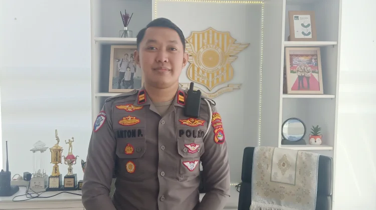 Satlantas Polres Lombok Barat Ingatkan Pelajar Wajib SIM Usia 17 Tahun