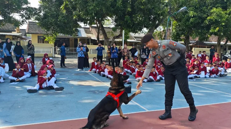 K9 hingga Kuda Polisi Curi Perhatian Siswa Sekolah Rakyat di Polda NTB