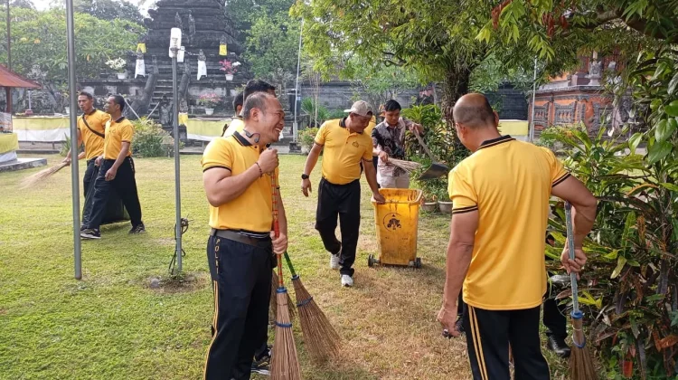 Menjaga Harmoni dari Halaman Pura: Cara Polda NTB Menyambut Hari Bhayangkara ke-80