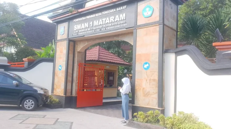 SMAN 1 Mataram Tegaskan Sumbangan Komite Sukarela, Siswa Tak Pernah Dipaksa Bayar