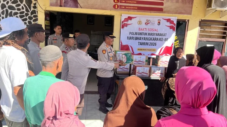 Polisi Tebar Kepedulian, Lansia Terima Bantuan Sembako jelang Hari Bhayangkakara