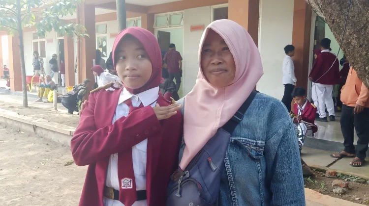 Sekolah Rakyat Gratis Antar Anak Pedagang Asongan Raih Prestasi Membanggakan