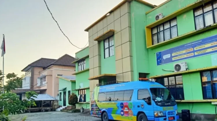 Dukcapil Jemput Bola, Siswa Mataram Dipermudah Rekam e-KTP