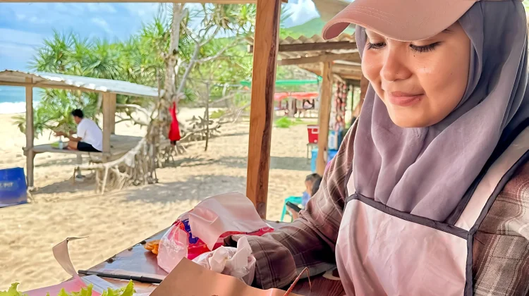 Pantai Wane Bima Dongkrak Ekonomi Warga