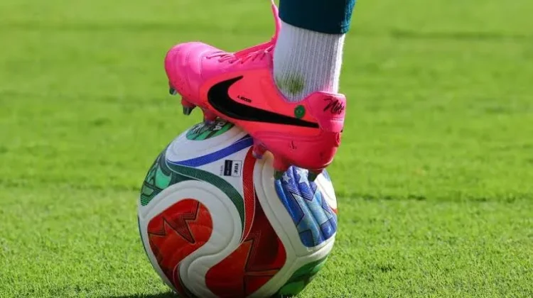 Tren Sepatu Pink di Piala Dunia 2026