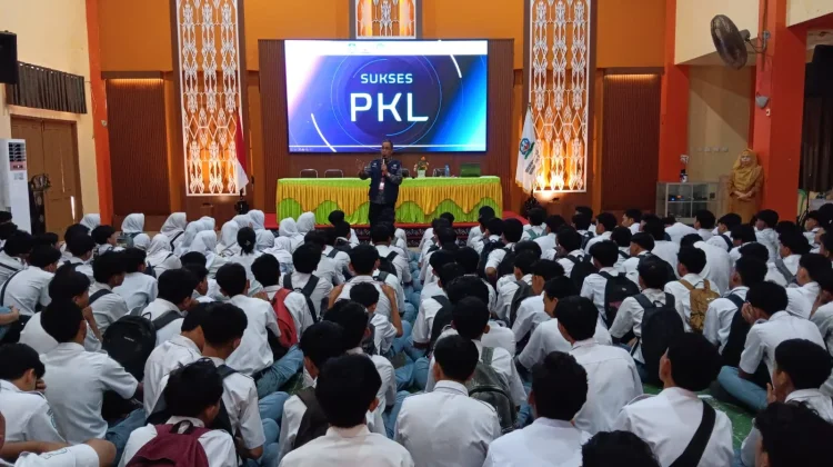 654 Siswa SMKN 3 Mataram Ikuti Pembekalan PKL 2026