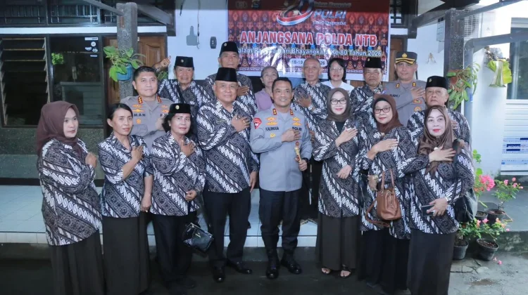 Sambut Hari Bhayangkara ke-80, Kapolda NTB Anjangsana ke Rumah Purnawirawan