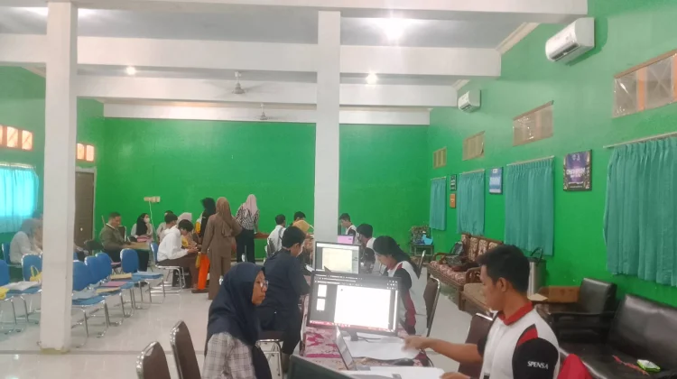 Server Error Akibatkan Pendaftaran SPMB di SMPN 1 Mataram Berjalan Lambat