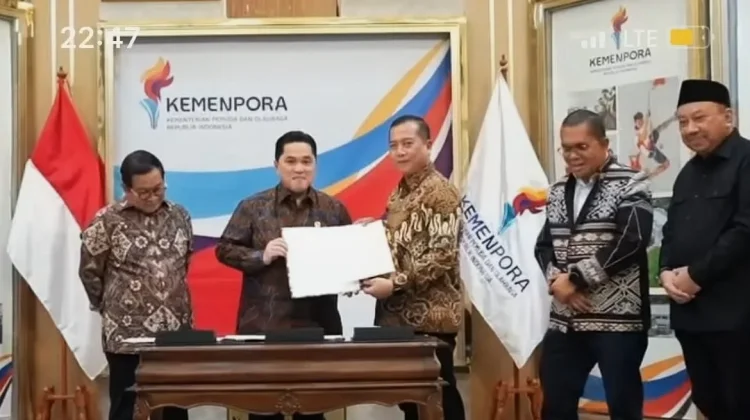 Gubernur NTB Resmi Terima SK Tuan Rumah PON XXII 2028
