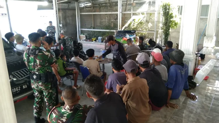TNI di Lombok Tengah Sulap Nobar Piala Dunia Jadi Panggung Kebersamaan