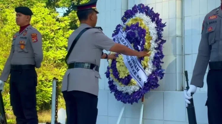 Polres Lombok Timur Gelar Ziarah dan Tabur Bunga Sambut HUT Bhayangkara