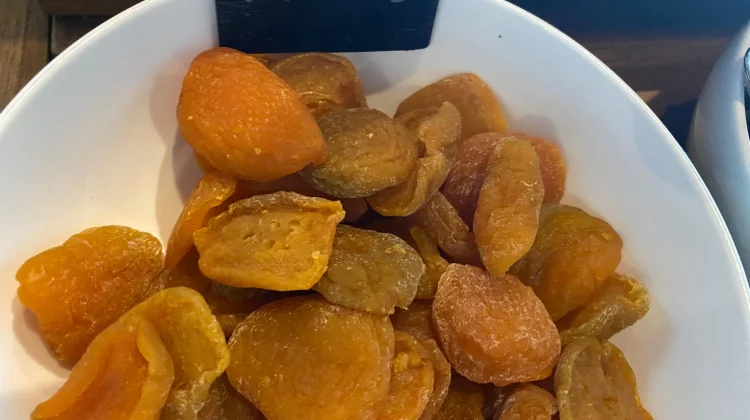 Aprikot Kering Camilan Manis Kaya Nutrisi untuk Tubuh