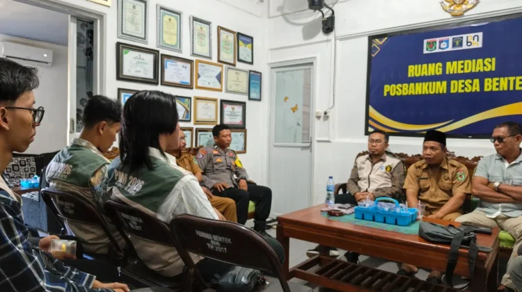 Kades Bentek Bekali Mahasiswa UB dengan Budaya Sasak sebelum Terjun ke Masyarakat