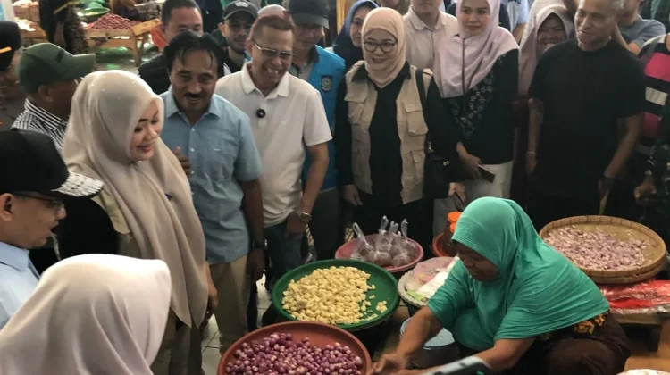 Wagub NTB Sidak Harga di Pasar Amahami Kota Bima