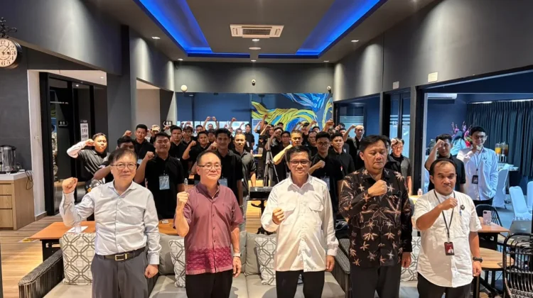 Kemenko PM Lepas 41 PMI Terampil ke Korea Selatan, Perkuat Program SMK Go Global