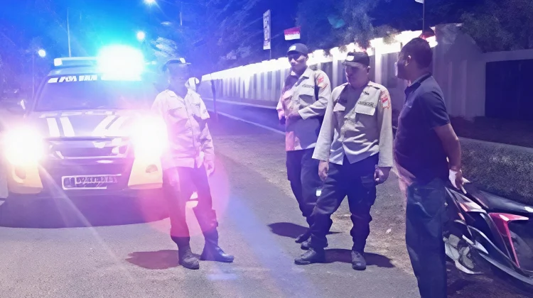 Patroli KRYD Polsek Woha Jaga Keamanan hingga Dini Hari