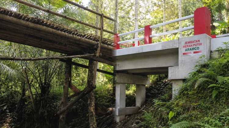 Selametan Jembatan Warnai Peresmian Jembatan Merah Putih Aramco di Dusun Joben