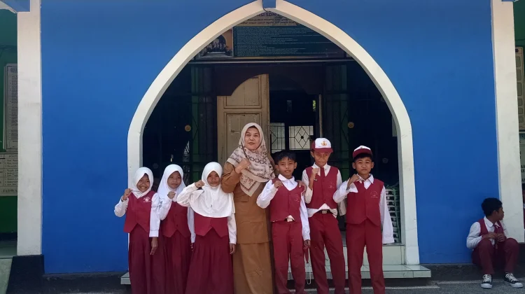 Hari Pertama Sekolah, SDN 3 Rumak Tanamkan Karakter Cegah Bullying sejak Dini