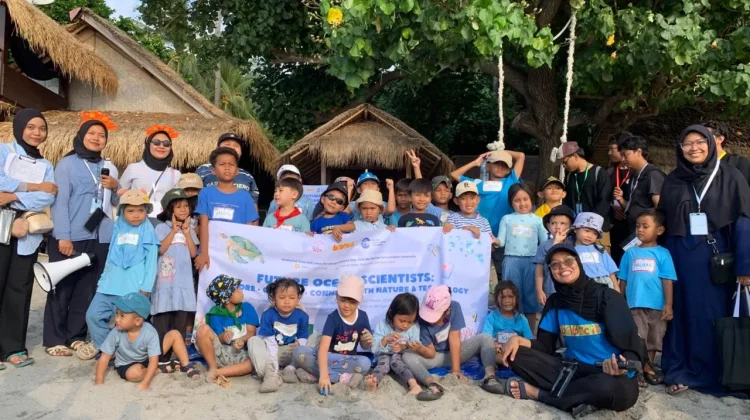 Kolaborasi Tiga Komunitas Edukasi Laut untuk Anak Lombok