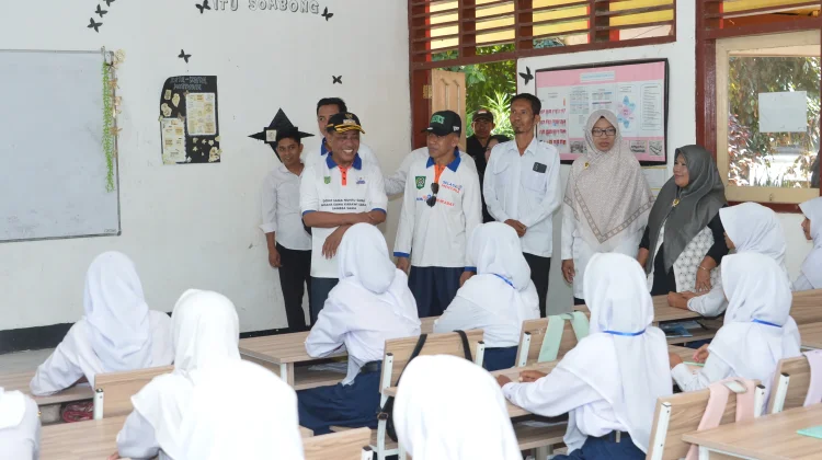Bupati Bima Beri Motivasi Siswa SMPN 1 Sape