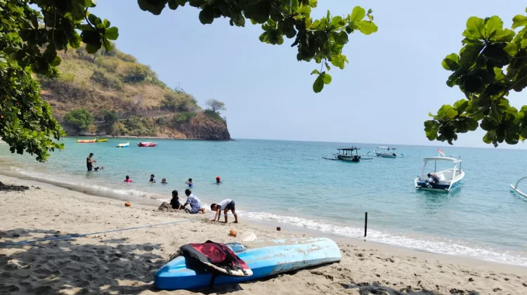 Pantai Pandanan, Pesona Pantai yang Tenang di Lombok Utara