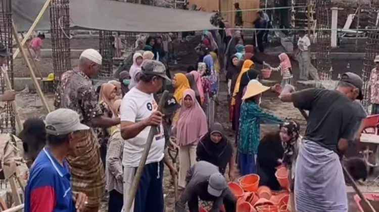 Gotong Royong Warga Bangun Masjid Jami Suluku Muttaqin