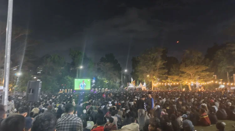 Sembilan Ribu Warga Padati Nobar Final Piala Dunia di Kantor Gubernur NTB