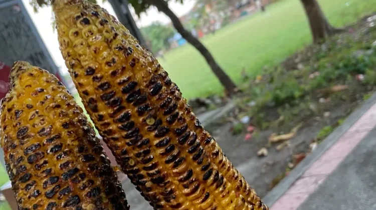 Jagung Bakar Pedas Manis Khas Lombok, Camilan Sederhana yang Selalu Dirindukan