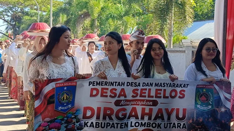 Ribuan Warga Meriahkan Parade Dulang pada Puncak HUT ke-18