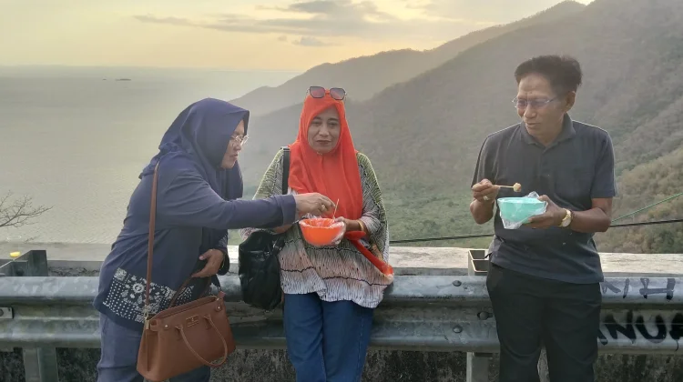 Sunset Puncak Nanga Tumpu Jadi Magnet Wisata Senja di Dompu