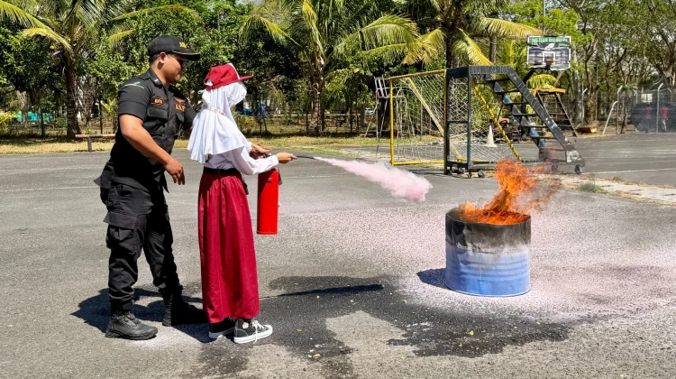 Bandara Lombok Edukasi Keselamatan Penerbangan kepada Siswa