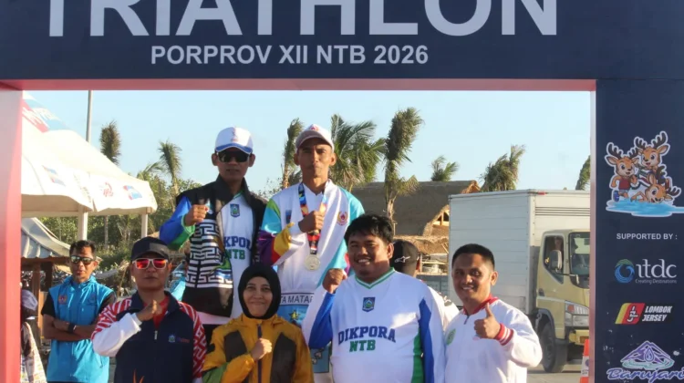 Tiga Emas Disabet ASN Dikpora NTB pada Cabor Triatlon