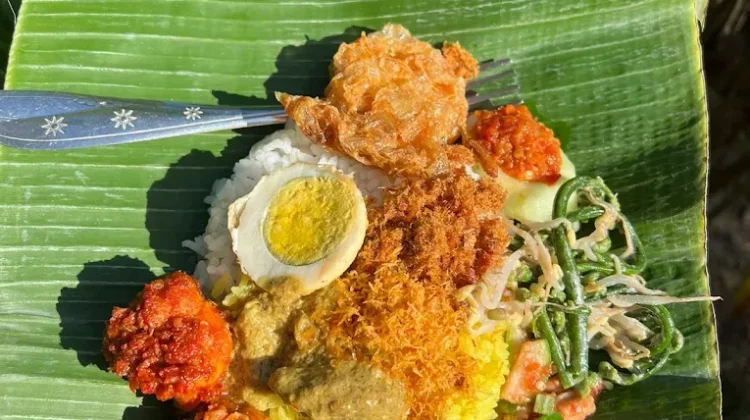Lezatnya Nasi Olah Ampenan, Sarapan Legend Kota Tua