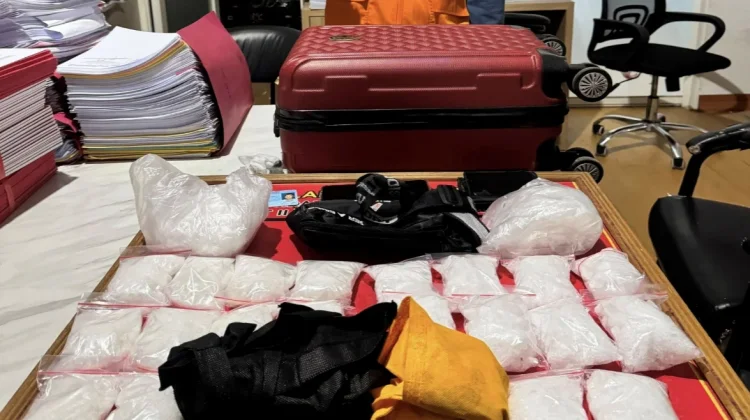 Polisi Bekuk Pria Diduga Kurir 1,9 Kilogram Sabu di SPBU Narmada