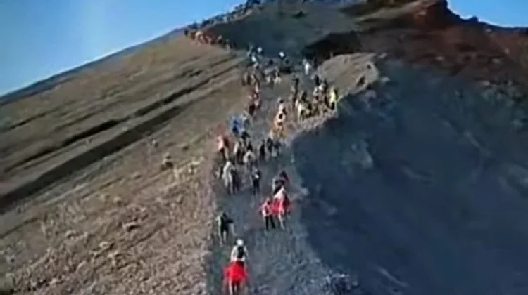 Keindahan Gunung Rinjani, Permata Alam yang Memikat Wisatawan
