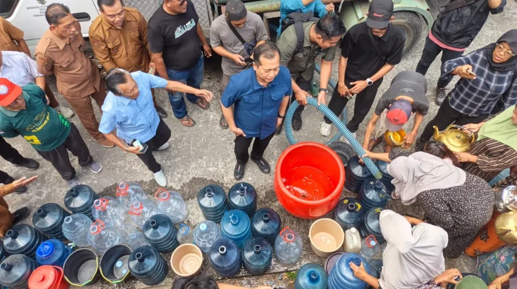 Kekeringan Melanda, Pemprov NTB Salurkan 15.000 Liter Air Bersih di Selatan Lombok