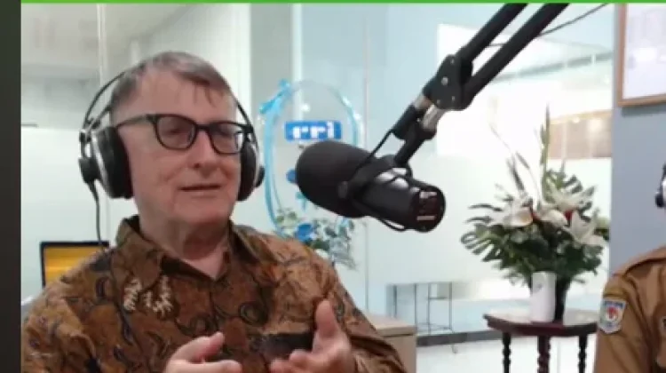 Perjalanan Dr. James Bennett Belajar Bahasa Indonesia Berawal dari Beasiswa Tahun
