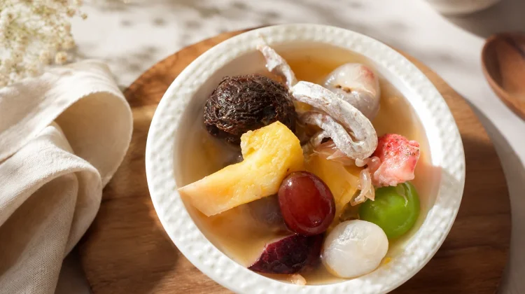 Asinan Buah, Kuliner Segar yang Menyatukan Rasa Manis, Asam, dan Pedas