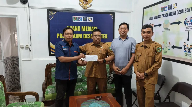 Pemdes Bentek Perkuat Pembinaan Pemuda Lewat Dukungan untuk Klub Sepak Bola