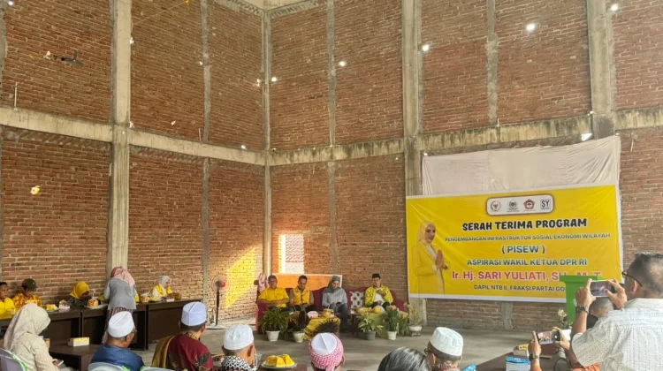 Wakil Ketua DPR RI Perjuangkan Program Pembangunan untuk Lombok Tengah
