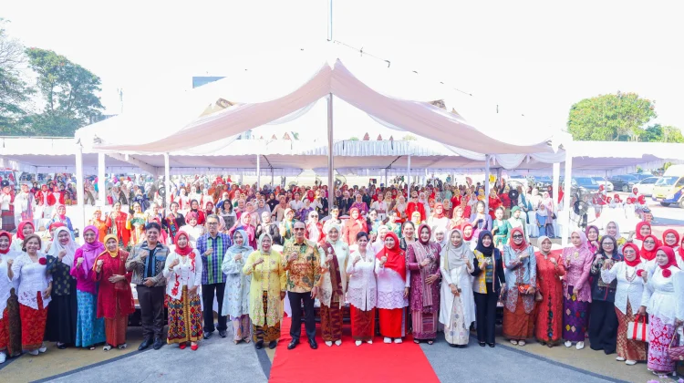 Kebaya Mendunia, Ketum PIM Dorong Perempuan NTB Perkuat Ekonomi