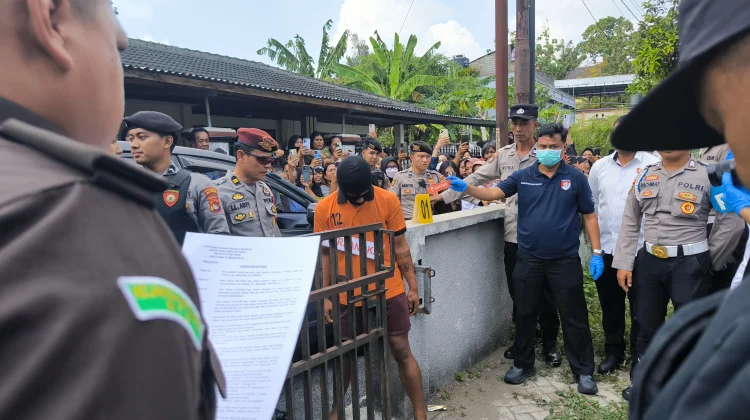 Pelaku Pembunuhan NDR Peragakan 44 Adegan Selama Rekonstruksi