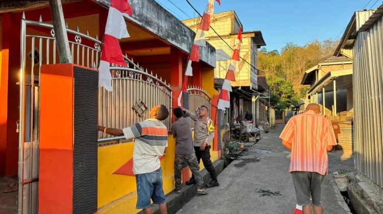 Sambut HUT RI ke-81, Polmas Kumbe Ajak Warga Kibarkan Merah Putih