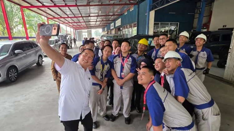 Gubernur Iqbal Percepat Transformasi SMK Berbasis Industri