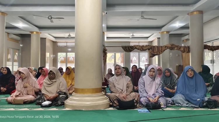 Pengajian Perdana Al-Falah Bahas Keutamaan Menuntut Ilmu